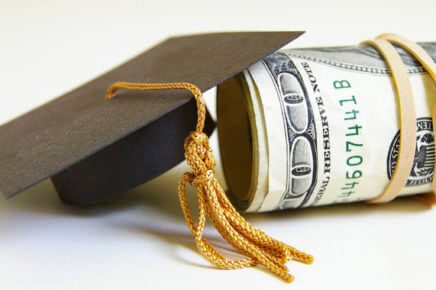 Graduation-Cap-with-Cash-Roll