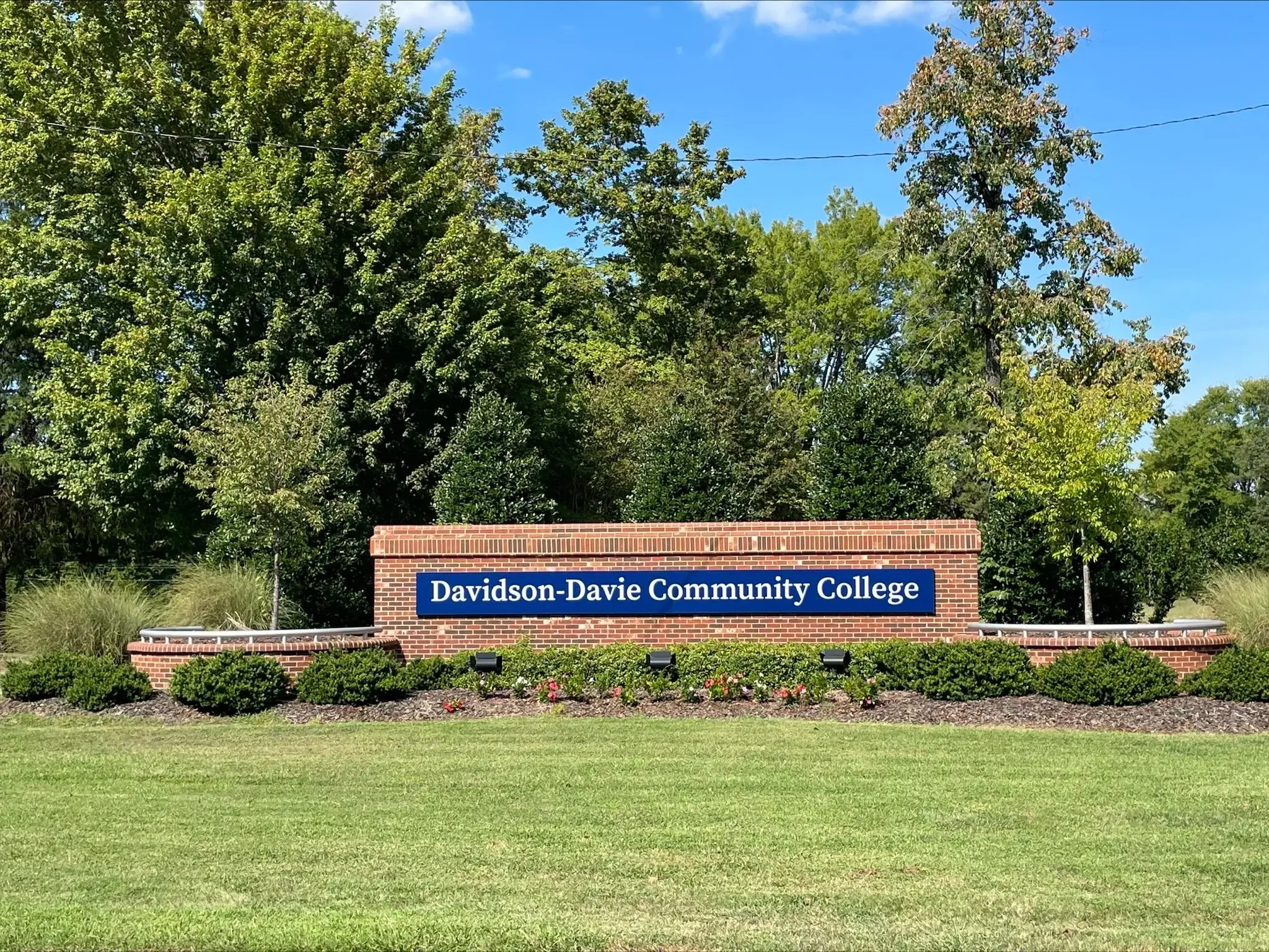 Davidson-Davie Community College campus sign