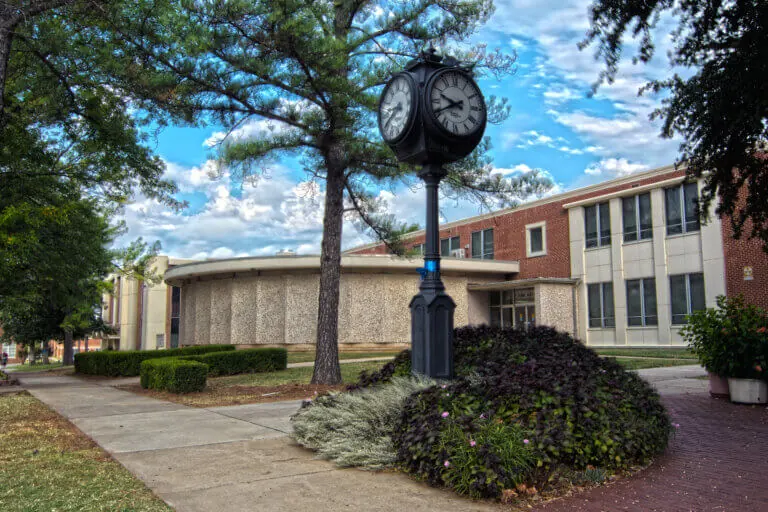 Southeastern Oklahoma State University Enhances Online Learning with YuJa Video Platform and Panorama Accessibility Platforms