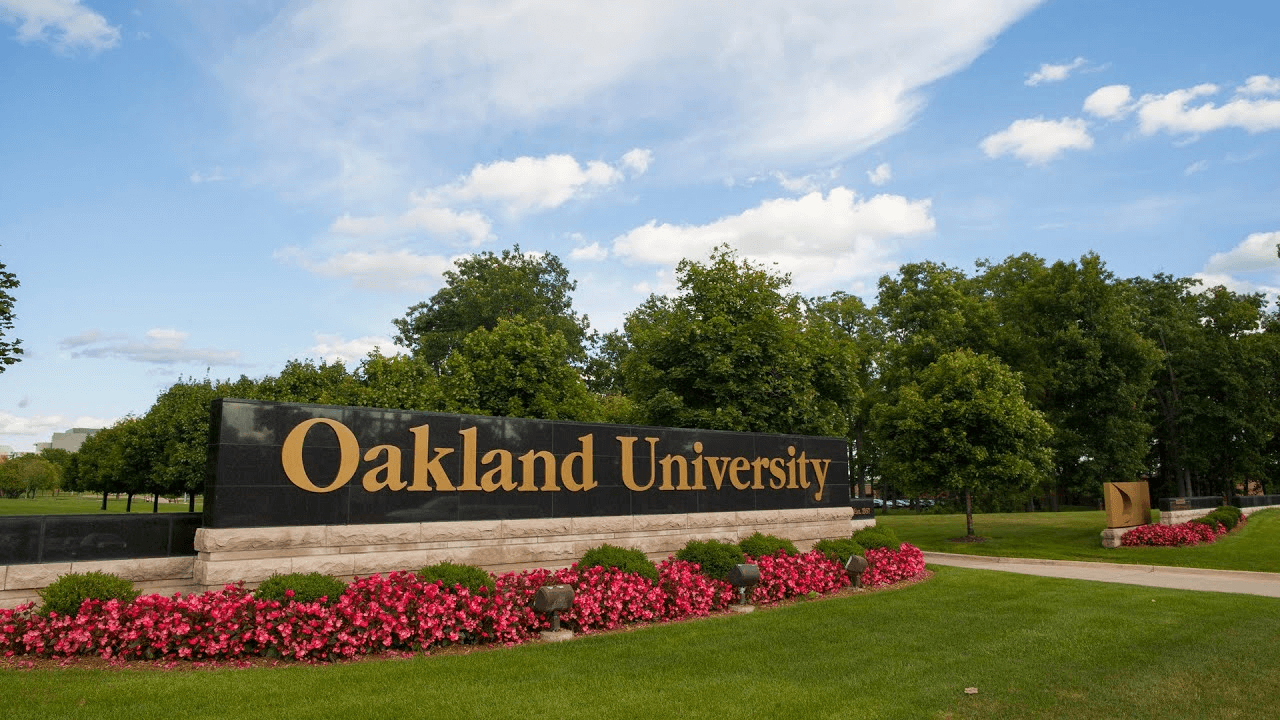 Oakland University sign.