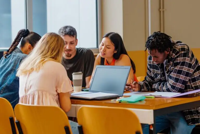 How Video and Media Analytics Can Help Administrators and Instructors