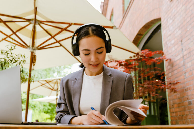 How Text-to-Speech Benefits Learning in Education and Corporate Environments